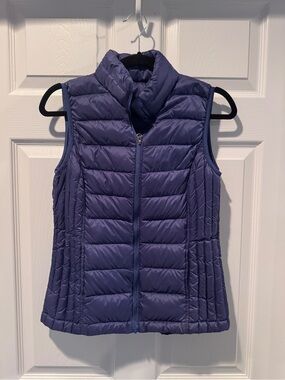 Women's Quilted Puffer Vest - Navy Blue